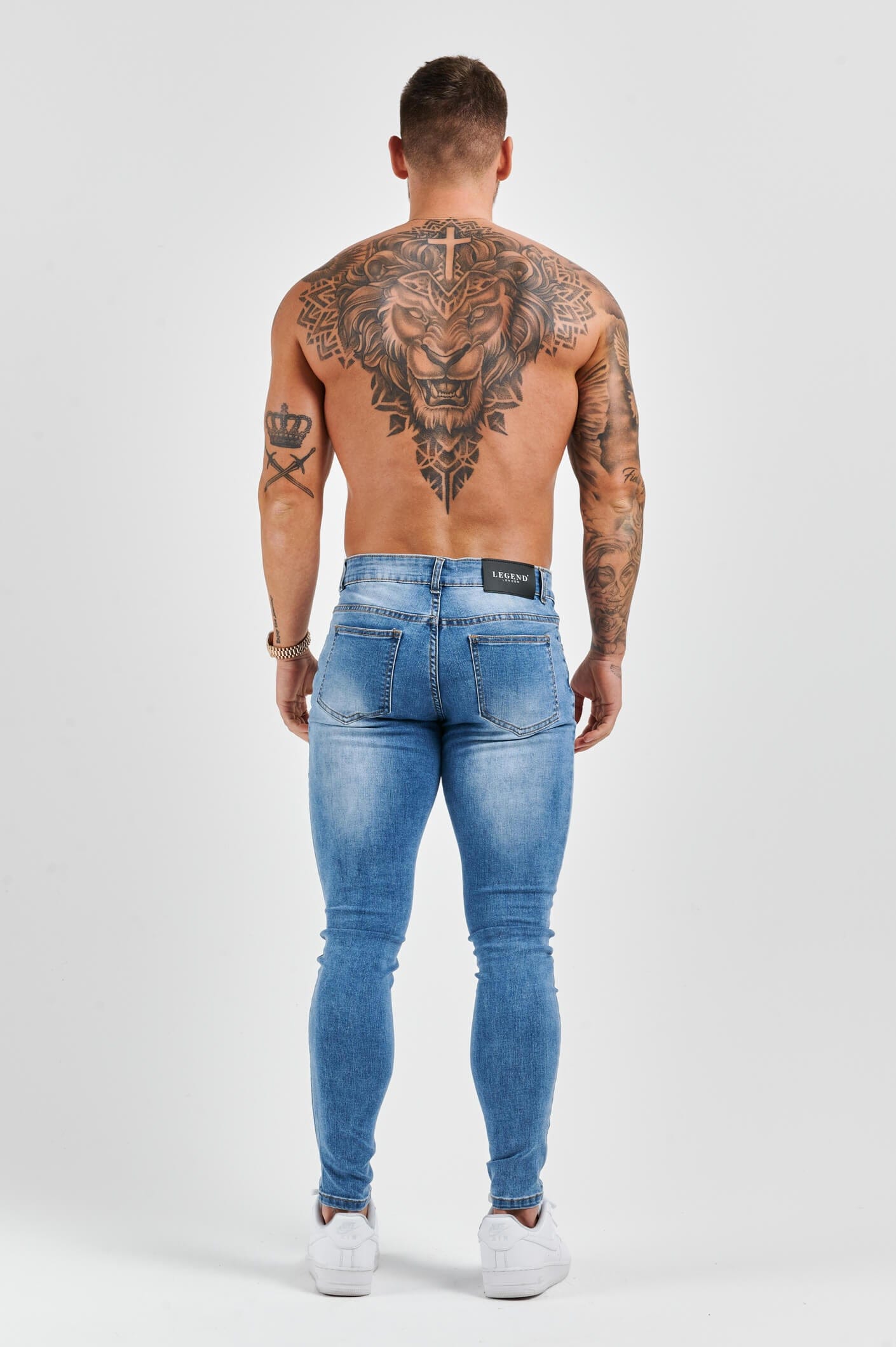 JEANS MIT SKINNY-FIT – HELLBLAUES WASCHEN