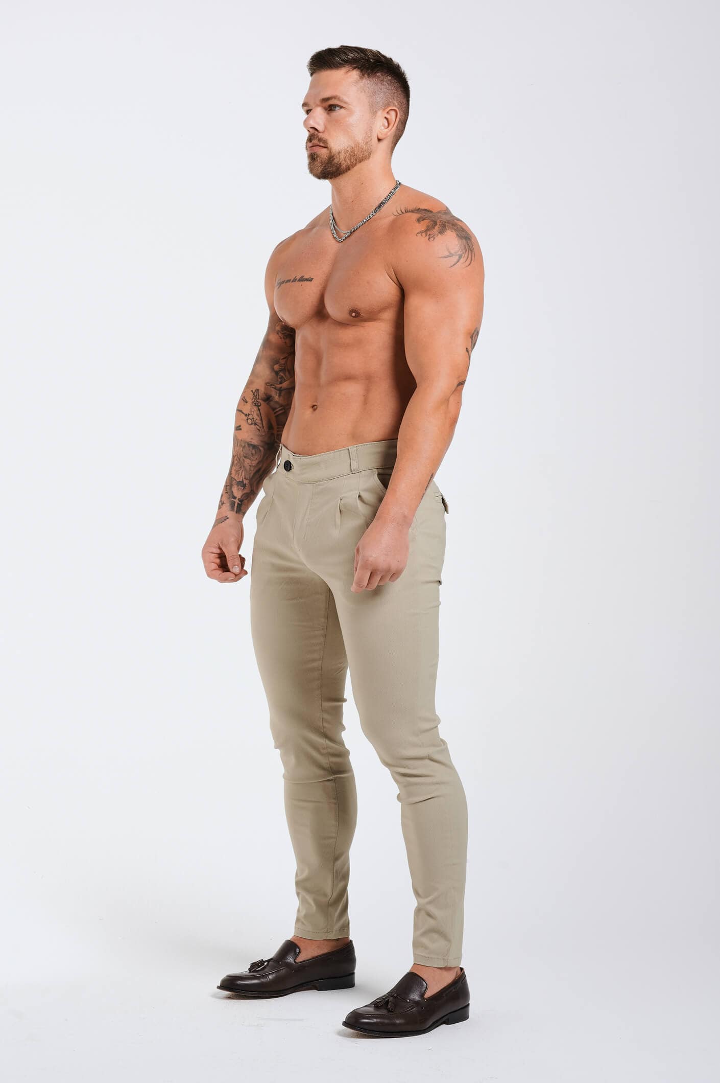 SLIM FIT-HOSE – MILITÄRKHAKI