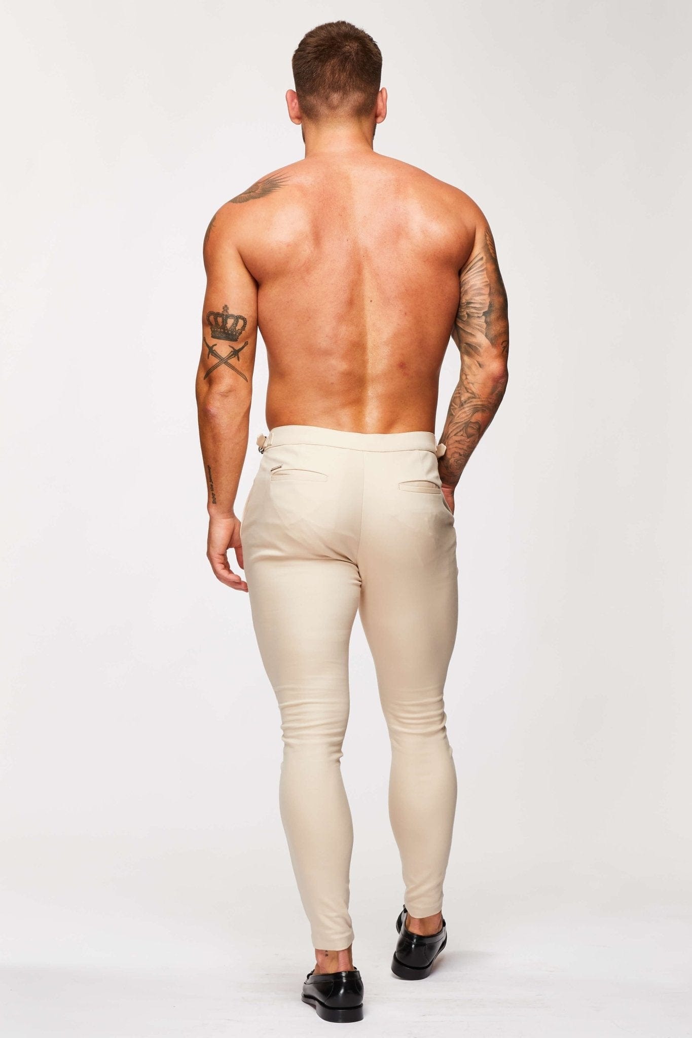 EINFACHE STRETCH-HOSE MIT SEITLICHEM CINCH – BEIGE