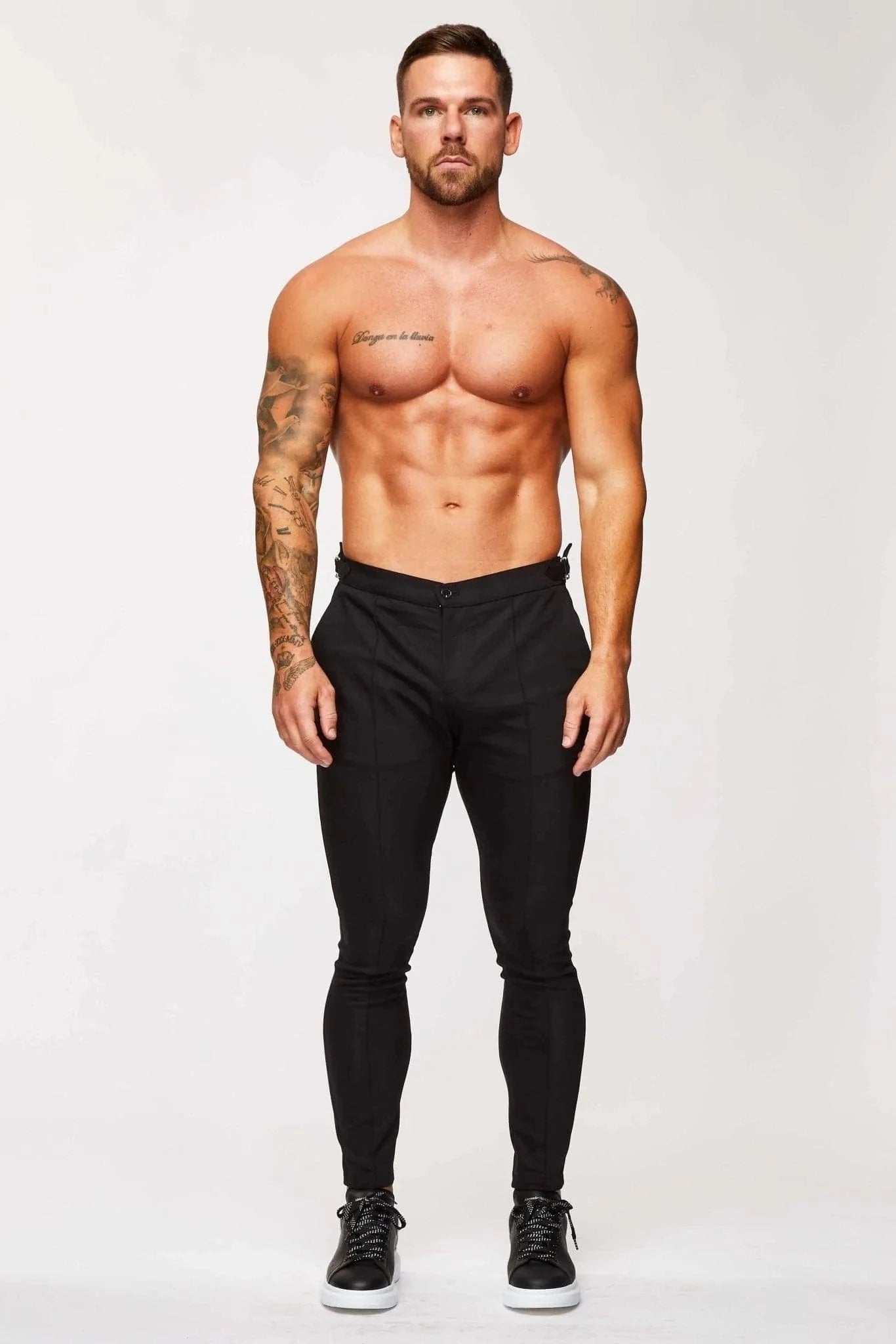 EINFACHE STRETCH-HOSE MIT SEITLICHEM CINCH - SCHWARZ