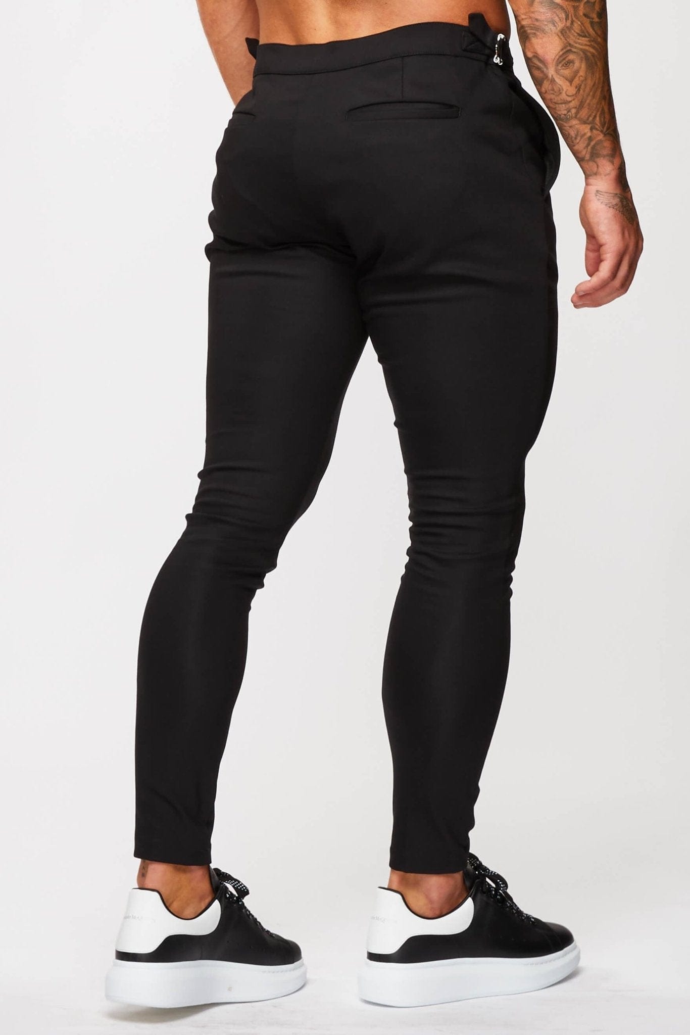 EINFACHE STRETCH-HOSE MIT SEITLICHEM CINCH - SCHWARZ